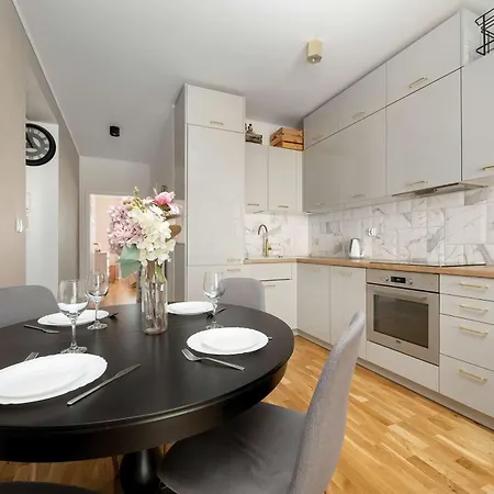 Spacious In Wroclaw With A Desk For Remote Work And A Balcony By Renters * Wrocław