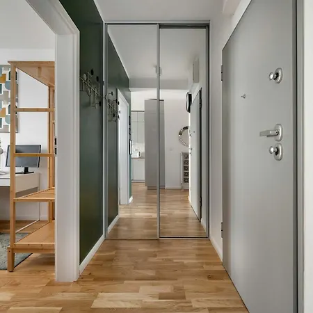 Apartament Spacious In Wroclaw With A Desk For Remote Work And A Balcony By Renters Wrocław