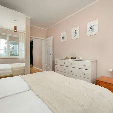 Apartament Spacious In Wroclaw With A Desk For Remote Work And A Balcony By Renters