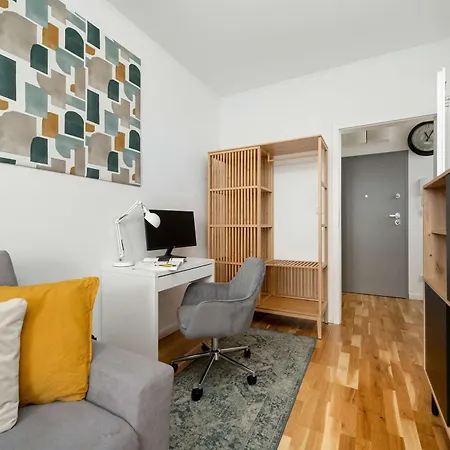 Spacious In Wroclaw With A Desk For Remote Work And A Balcony By Renters Apartament