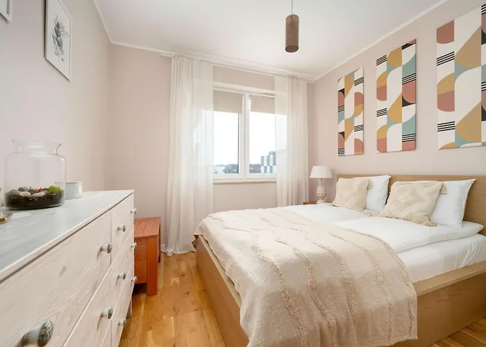 Spacious In Wroclaw With A Desk For Remote Work And A Balcony By Renters Διαμέρισμα Βρότσλαβ