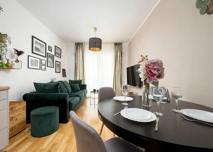 Spacious In Wroclaw With A Desk For Remote Work And A Balcony By Renters Διαμέρισμα Βρότσλαβ