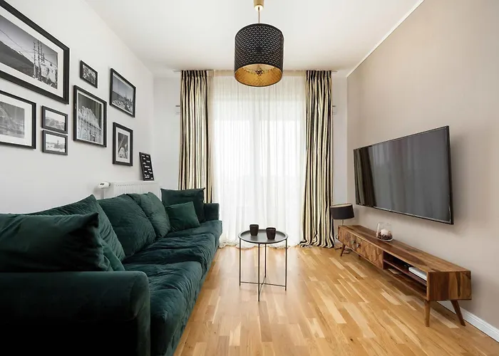 Spacious In Wroclaw With A Desk For Remote Work And A Balcony By Renters Διαμέρισμα Βρότσλαβ