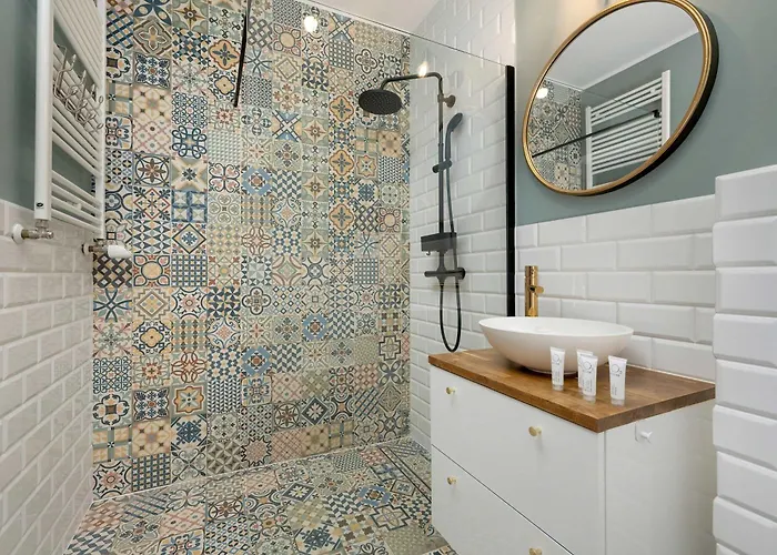 Spacious In Wroclaw With A Desk For Remote Work And A Balcony By Renters Βρότσλαβ